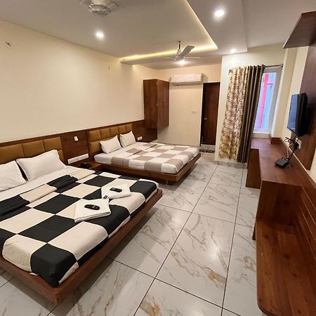 אויאיין Hotel Prakasham מראה חיצוני תמונה