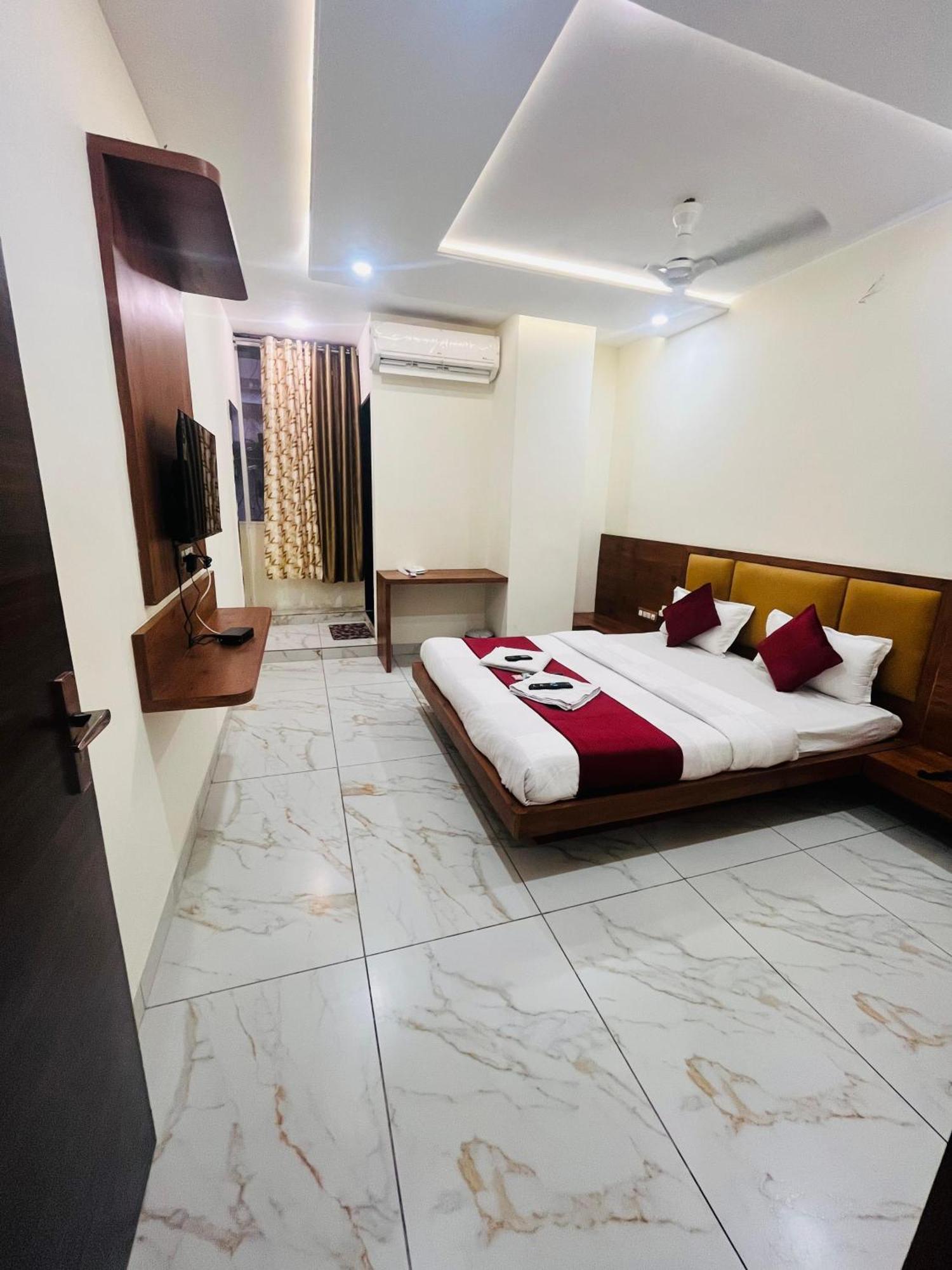אויאיין Hotel Prakasham מראה חיצוני תמונה