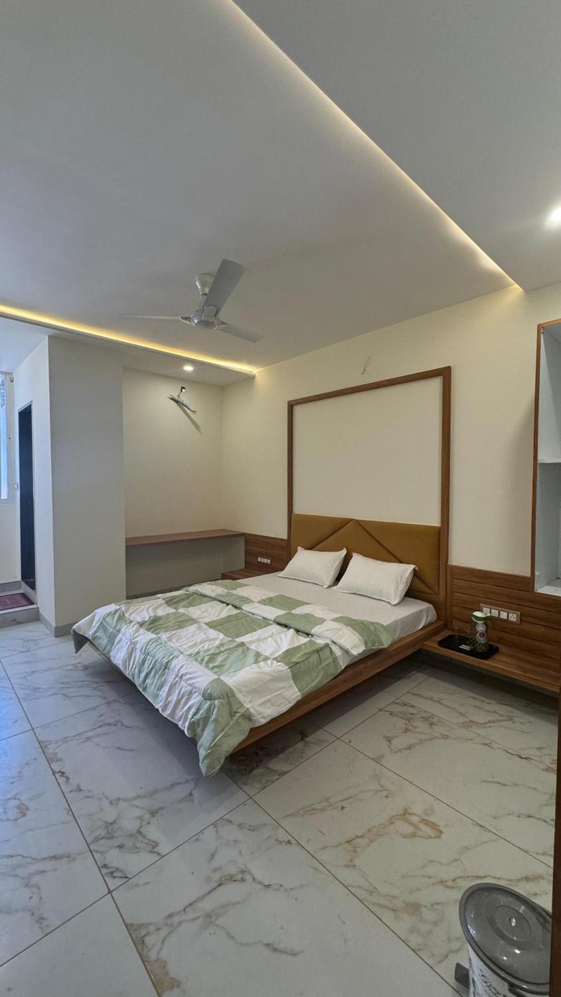 אויאיין Hotel Prakasham מראה חיצוני תמונה