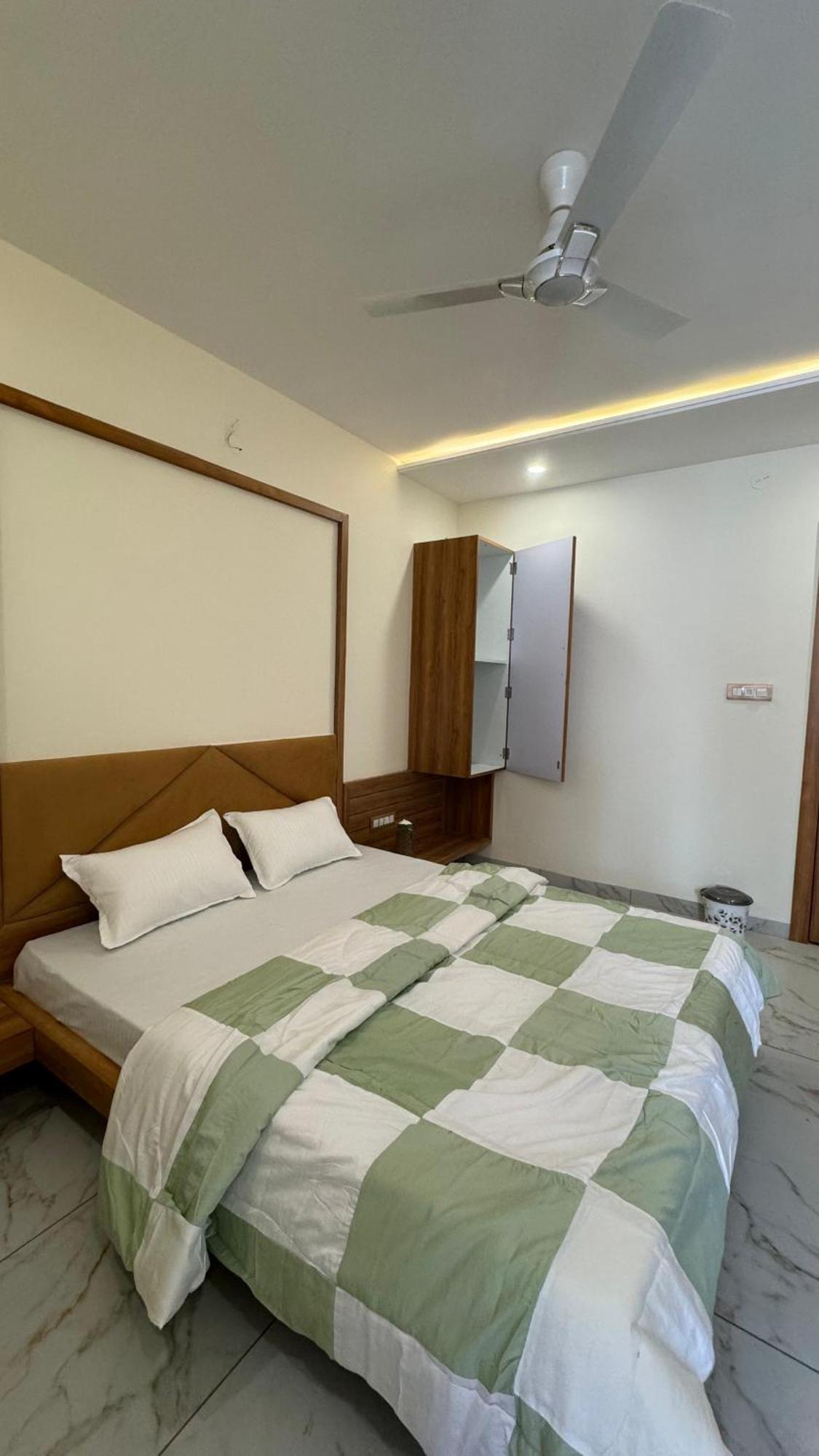 אויאיין Hotel Prakasham מראה חיצוני תמונה